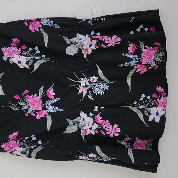 NWT And Eawy New Black Floral Sleeveless Top L - Picture 3 of 12